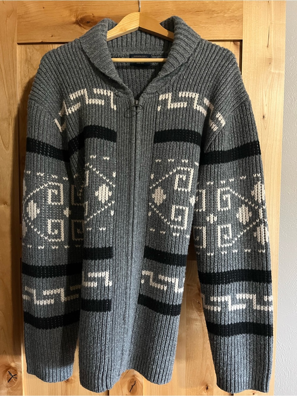 Pendleton Westerly men’s sweater. Zip up.